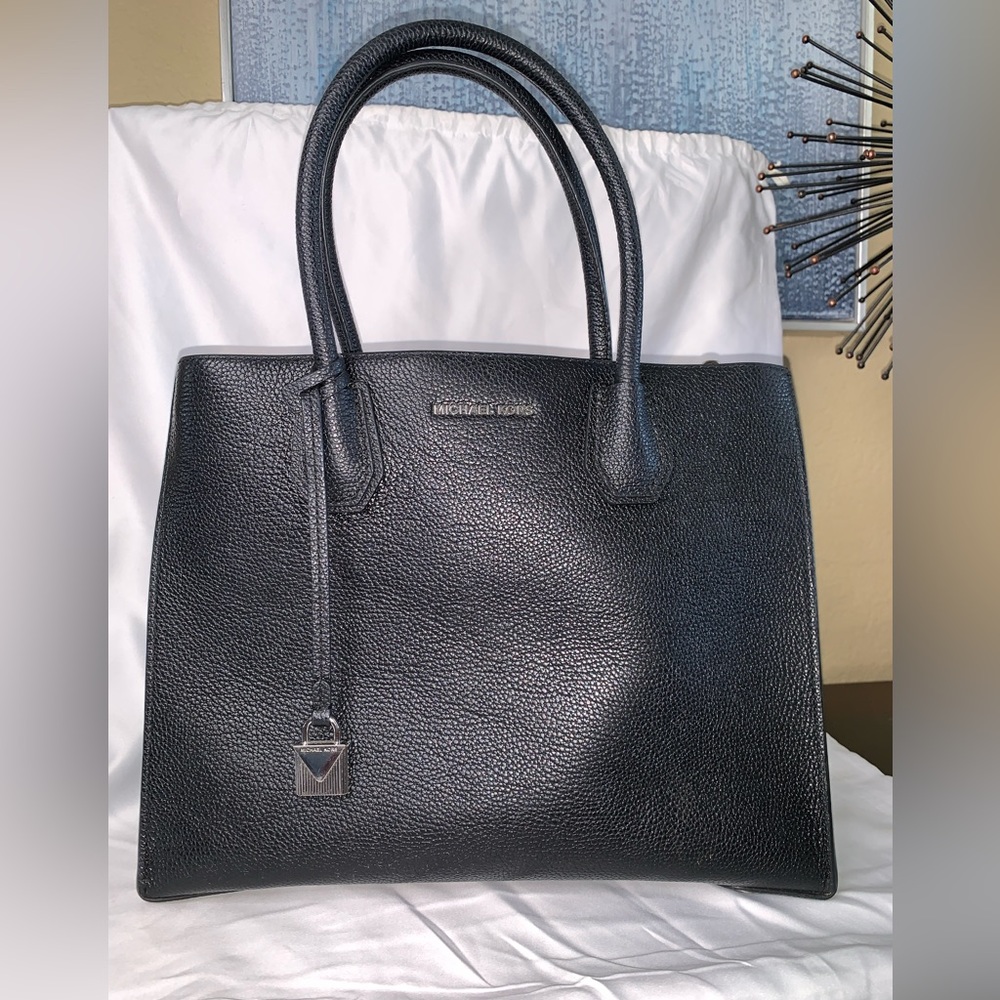Michael Kors tote purse in black authentic